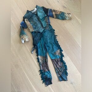 Descendants costume size small